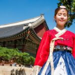 woman wearing Korean traditional dress